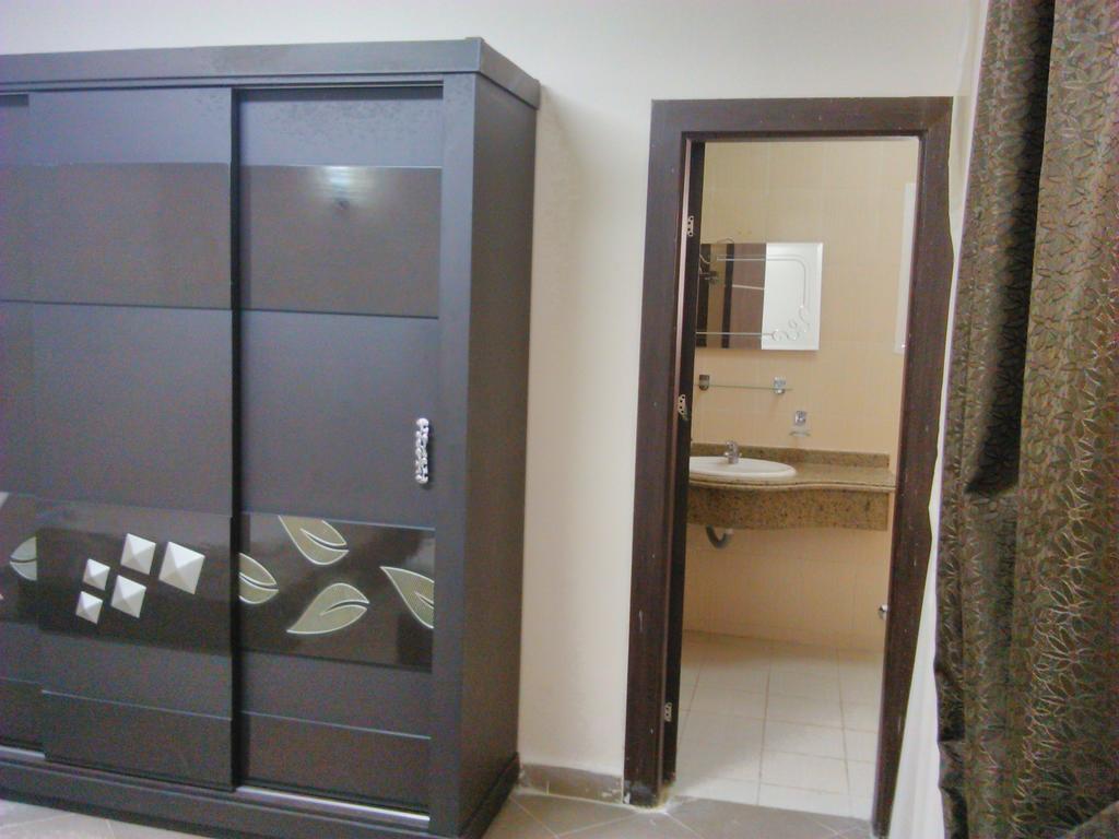 Three-Bedroom Apartment At Louly Beach Resort 아인 수크나 객실 사진