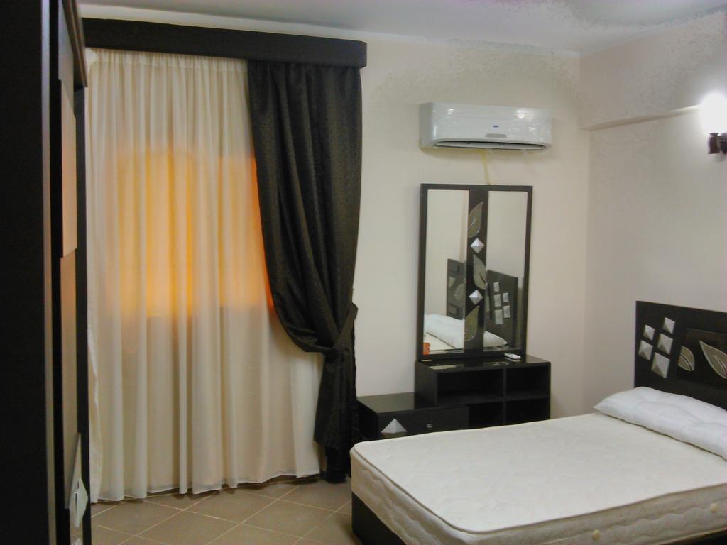 Three-Bedroom Apartment At Louly Beach Resort 아인 수크나 객실 사진