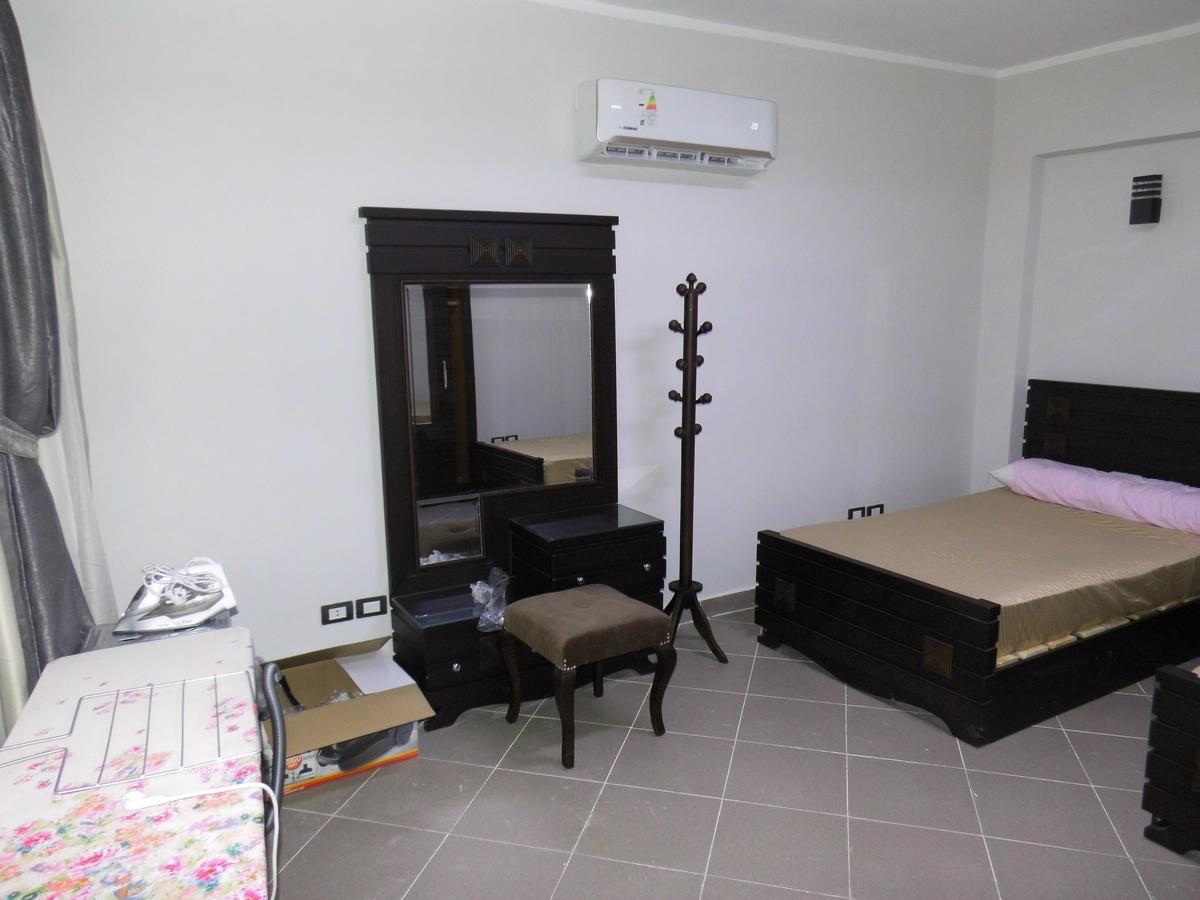 Three-Bedroom Apartment At Louly Beach Resort 아인 수크나 외부 사진