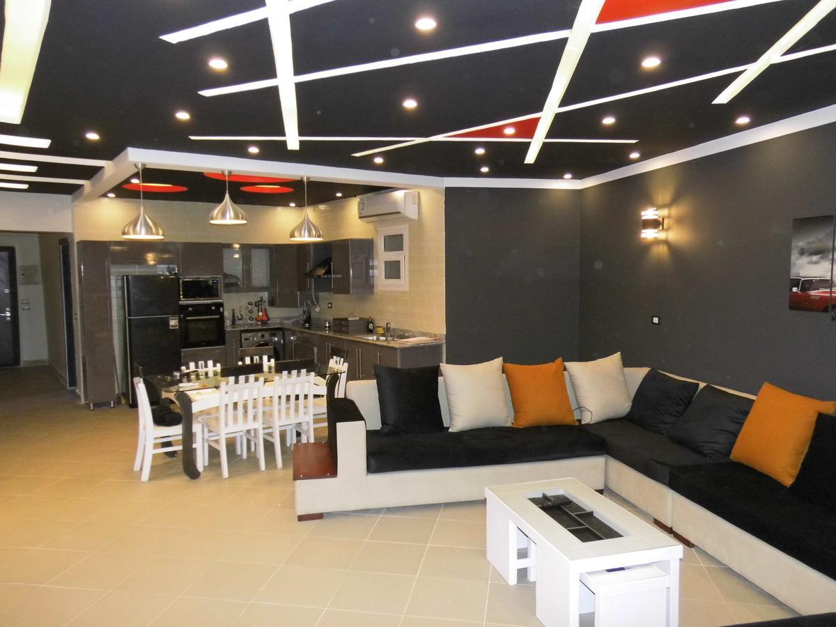 Three-Bedroom Apartment At Louly Beach Resort 아인 수크나 외부 사진